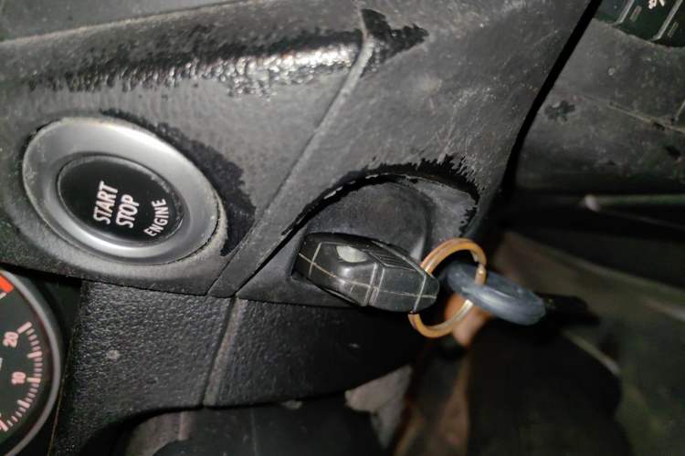 Used BMW X1 2010 xDrive25i Vehicle Key
