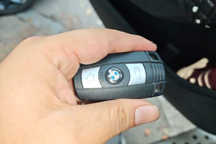 Used BMW X1 2010 xDrive28i Vehicle Key
