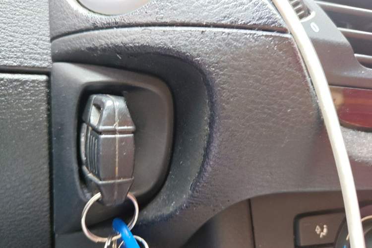 Used BMW X1 2010 xDrive28i Vehicle Key