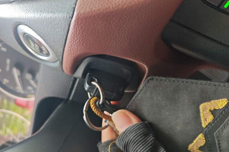 Used BMW X1 2010 xDrive28i Vehicle Key