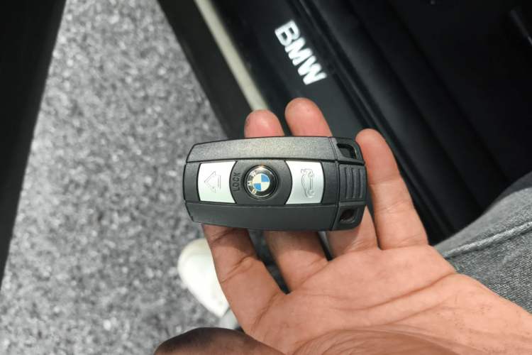 Used BMW X1 2010 xDrive25i Vehicle Key
