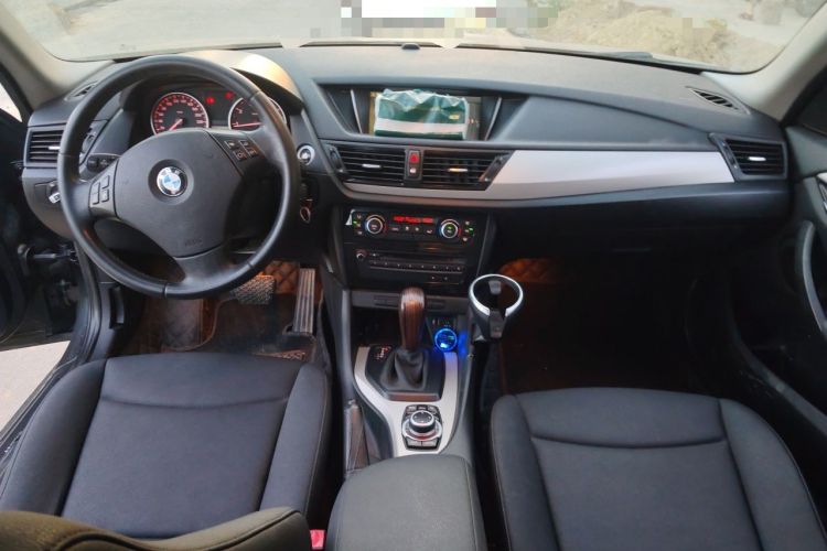 Used BMW X1 2012 sDrive18i Luxury Edition Center Console