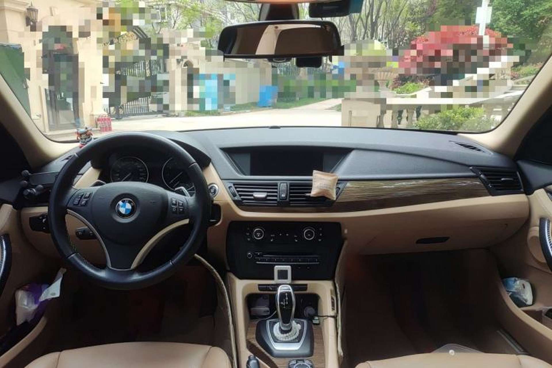 Used BMW X1 2012 xDrive28i Center Console