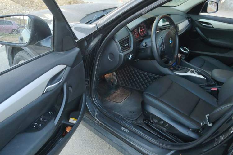 Used BMW X1 2012 sDrive18i Luxury Edition Driver Seat