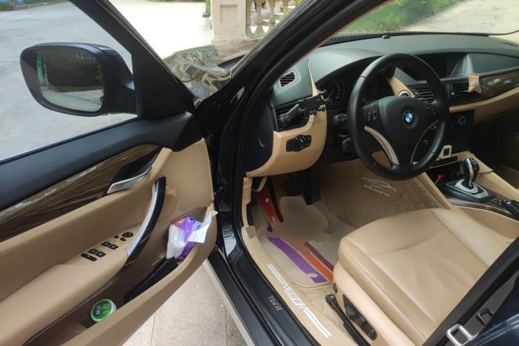 Used BMW X1 2012 xDrive28i Driver Seat
