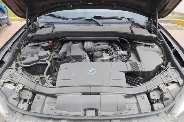 Used BMW X1 2012 sDrive18i Fashion Model Engine Bay