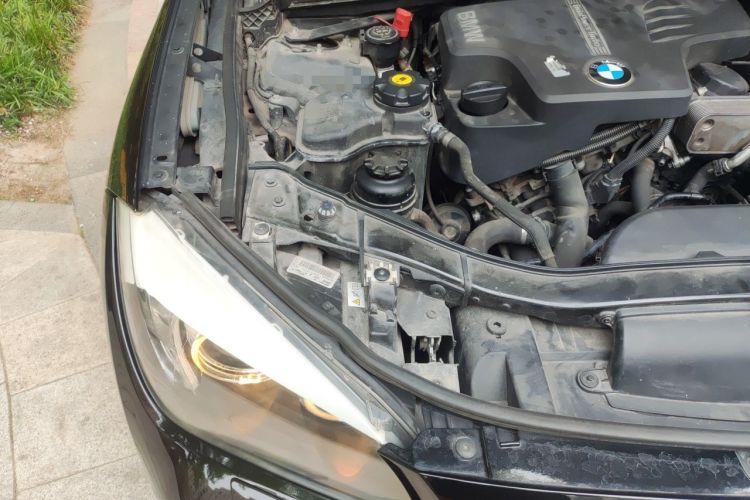Used BMW X1 2012 xDrive28i Engine Bay Right