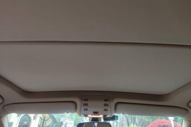 Used BMW X1 2012 xDrive28i Headliner