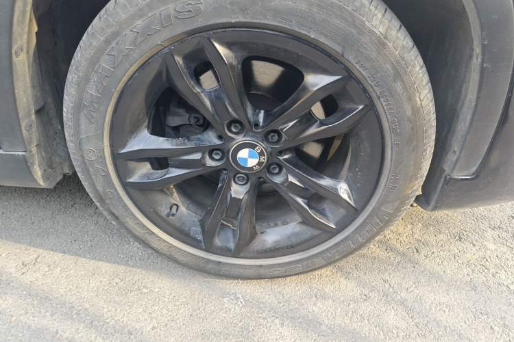 Used BMW X1 2012 sDrive20i Leading Model Right Front Wheel Hub