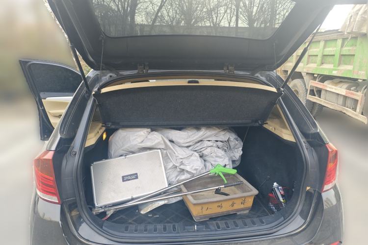 Used BMW X1 2012 sDrive20i Leading Model Trunk