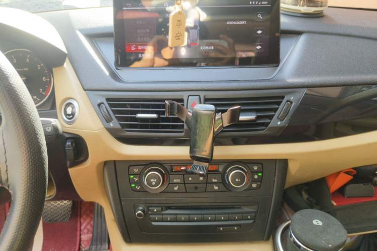 Used BMW X1 2012 sDrive18i Luxury Edition Audio And AC Panel