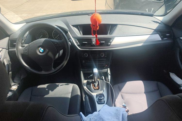 Used BMW X1 2012 sDrive18i Luxury Edition Center Console