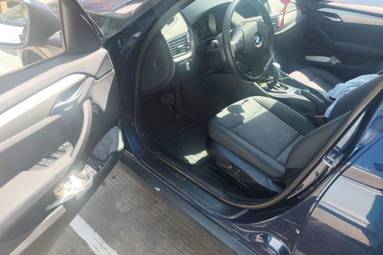 Used BMW X1 2012 sDrive18i Luxury Edition Driver Seat