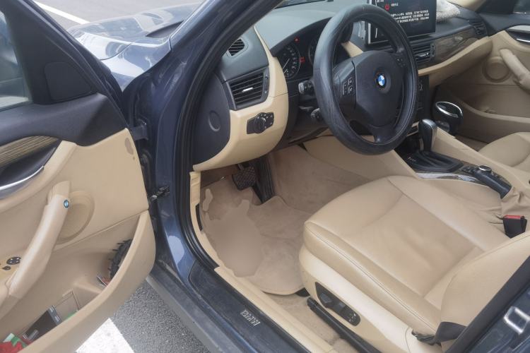 Used BMW X1 2012 sDrive18i Luxury Edition Driver Seat