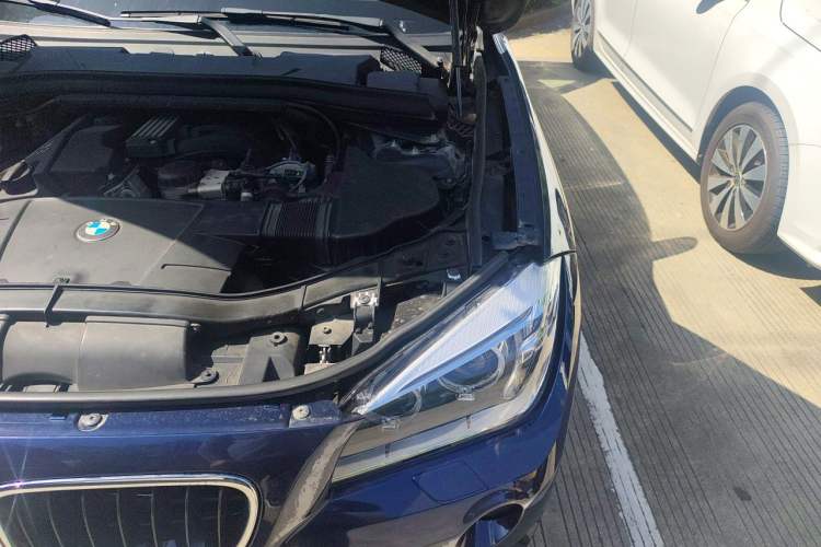 Used BMW X1 2012 sDrive18i Luxury Edition Engine Bay Left