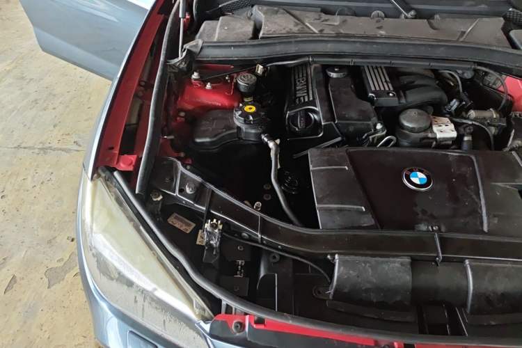 Used BMW X1 2012 sDrive18i Luxury Model Engine Bay Right