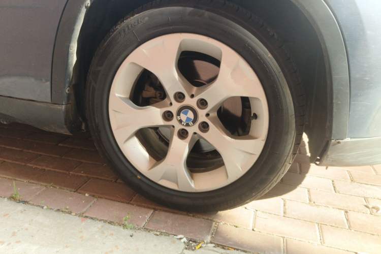 Used BMW X1 2012 sDrive18i Luxury Edition Right Front Wheel Hub