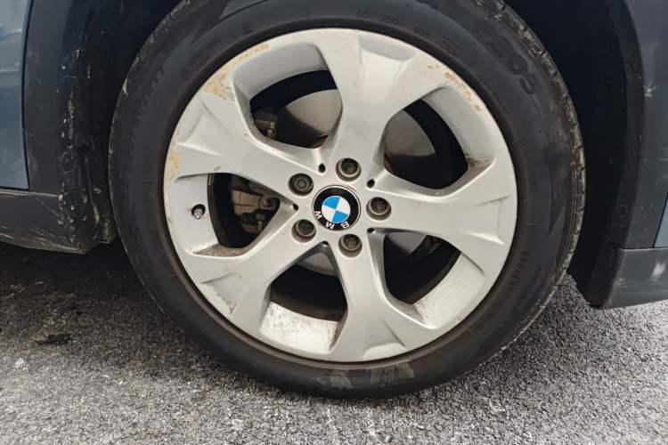 Used BMW X1 2012 sDrive18i Luxury Model Right Front Wheel Hub
