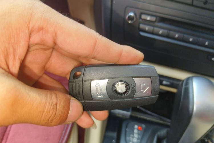 Used BMW X1 2012 sDrive18i Luxury Edition Vehicle Key