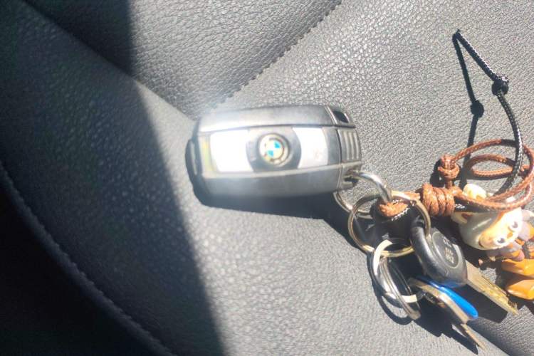 Used BMW X1 2012 sDrive18i Luxury Edition Vehicle Key