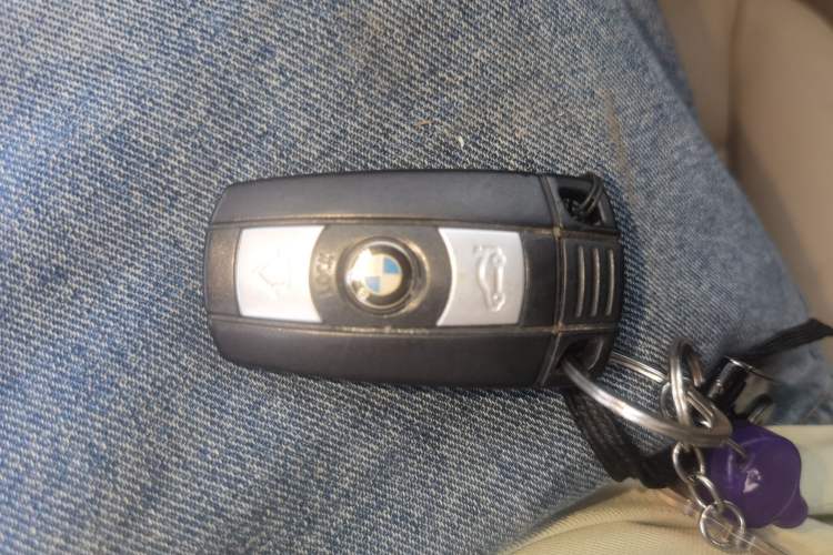 Used BMW X1 2012 sDrive18i Luxury Edition Vehicle Key