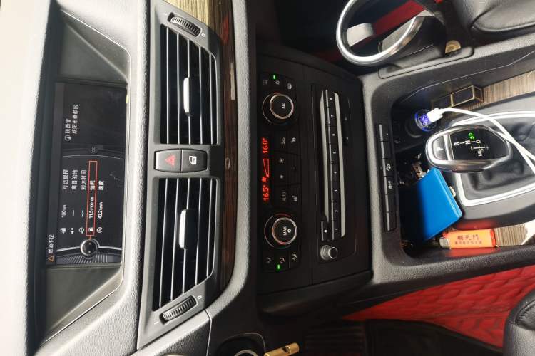Used BMW X1 2012 xDrive20i Luxury Model Audio And AC Panel