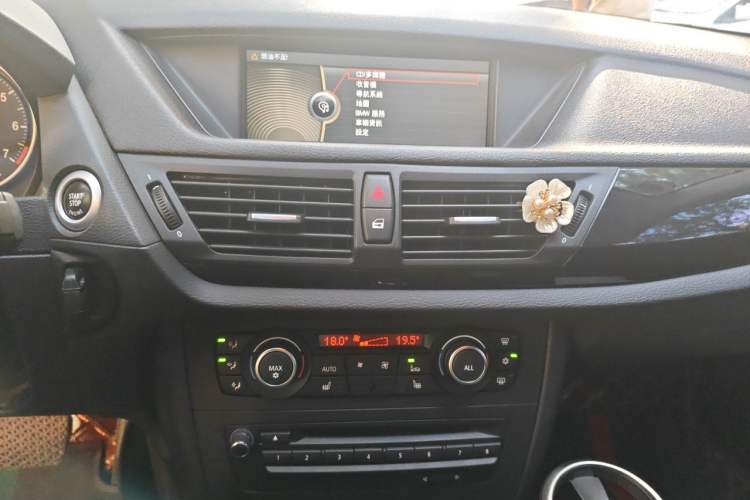 Used BMW X1 2012 sDrive18i Luxury Model Audio And AC Panel