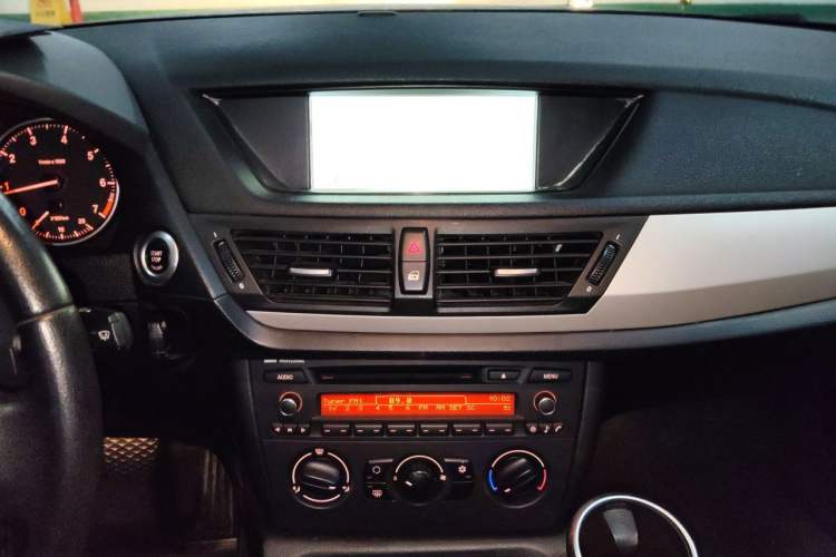 Used BMW X1 2012 sDrive18i Fashion Model Audio And AC Panel
