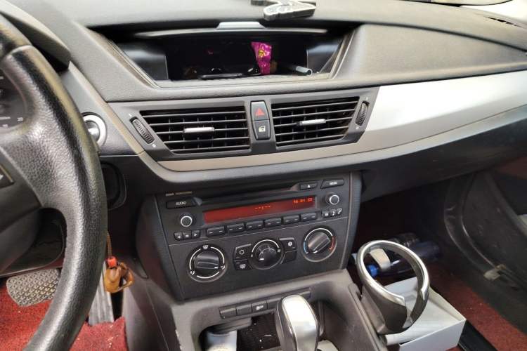 Used BMW X1 2012 sDrive18i Fashion Model Audio And AC Panel