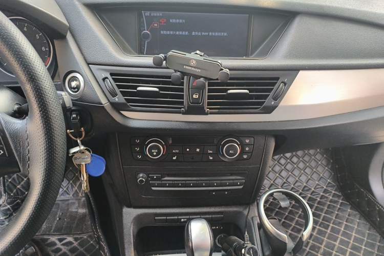 Used BMW X1 2012 sDrive18i Luxury Model Audio And AC Panel