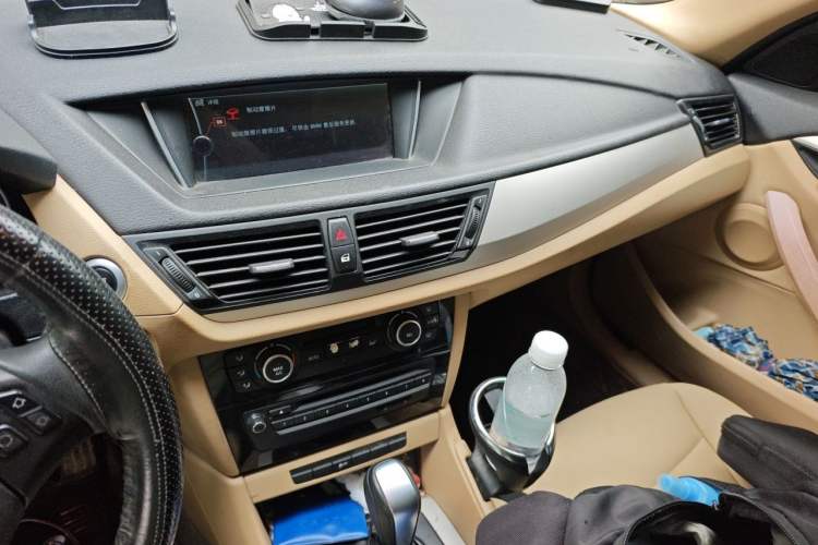 Used BMW X1 2012 sDrive18i Luxury Edition Audio And AC Panel