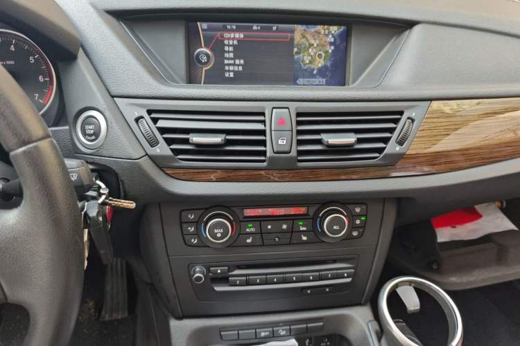 Used BMW X1 2012 xDrive20i Audio And AC Panel