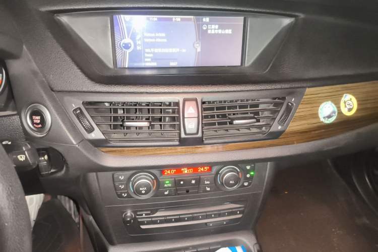 Used BMW X1 2012 xDrive20i Audio And AC Panel