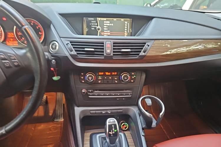 Used BMW X1 2012 xDrive20i Luxury Model Audio And AC Panel