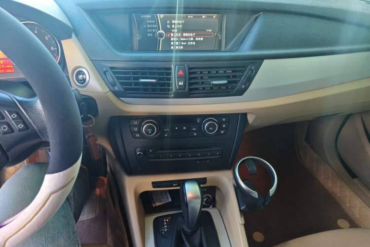 Used BMW X1 2012 sDrive18i Luxury Model Audio And AC Panel