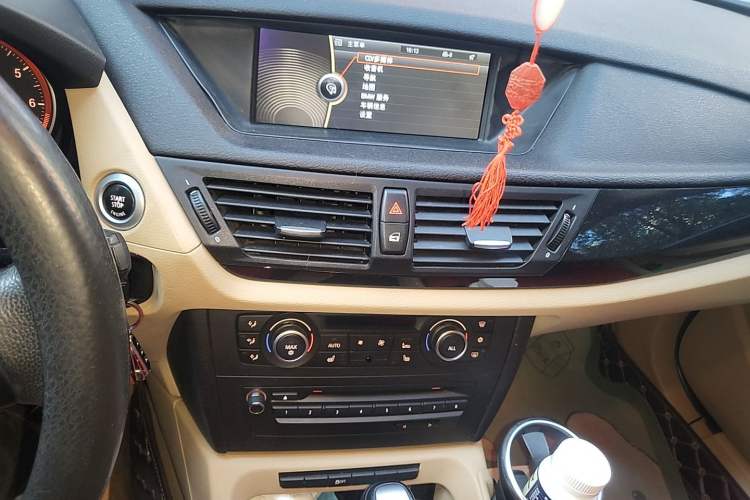 Used BMW X1 2012 sDrive18i Luxury Edition Audio And AC Panel