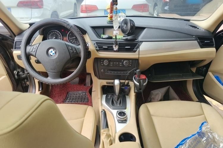 Used BMW X1 2012 sDrive18i Luxury Model Center Console