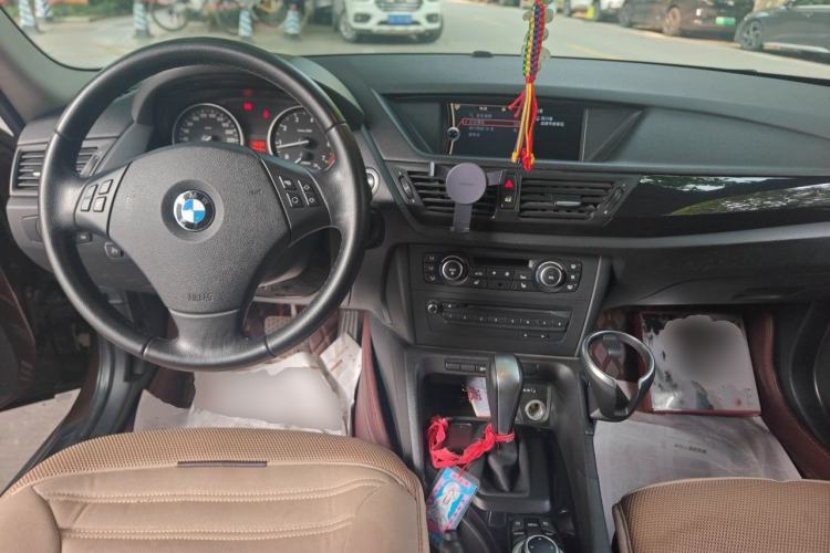 Used BMW X1 2012 sDrive18i Luxury Edition Center Console