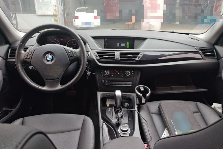 Used BMW X1 2012 sDrive18i Luxury Edition Center Console