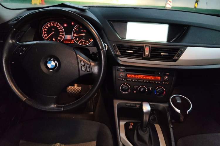 Used BMW X1 2012 sDrive18i Fashion Model Center Console