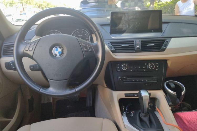 Used BMW X1 2012 sDrive18i Luxury Model Center Console