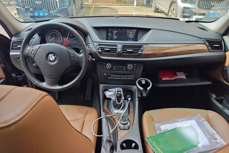 Used BMW X1 2012 xDrive20i Center Console