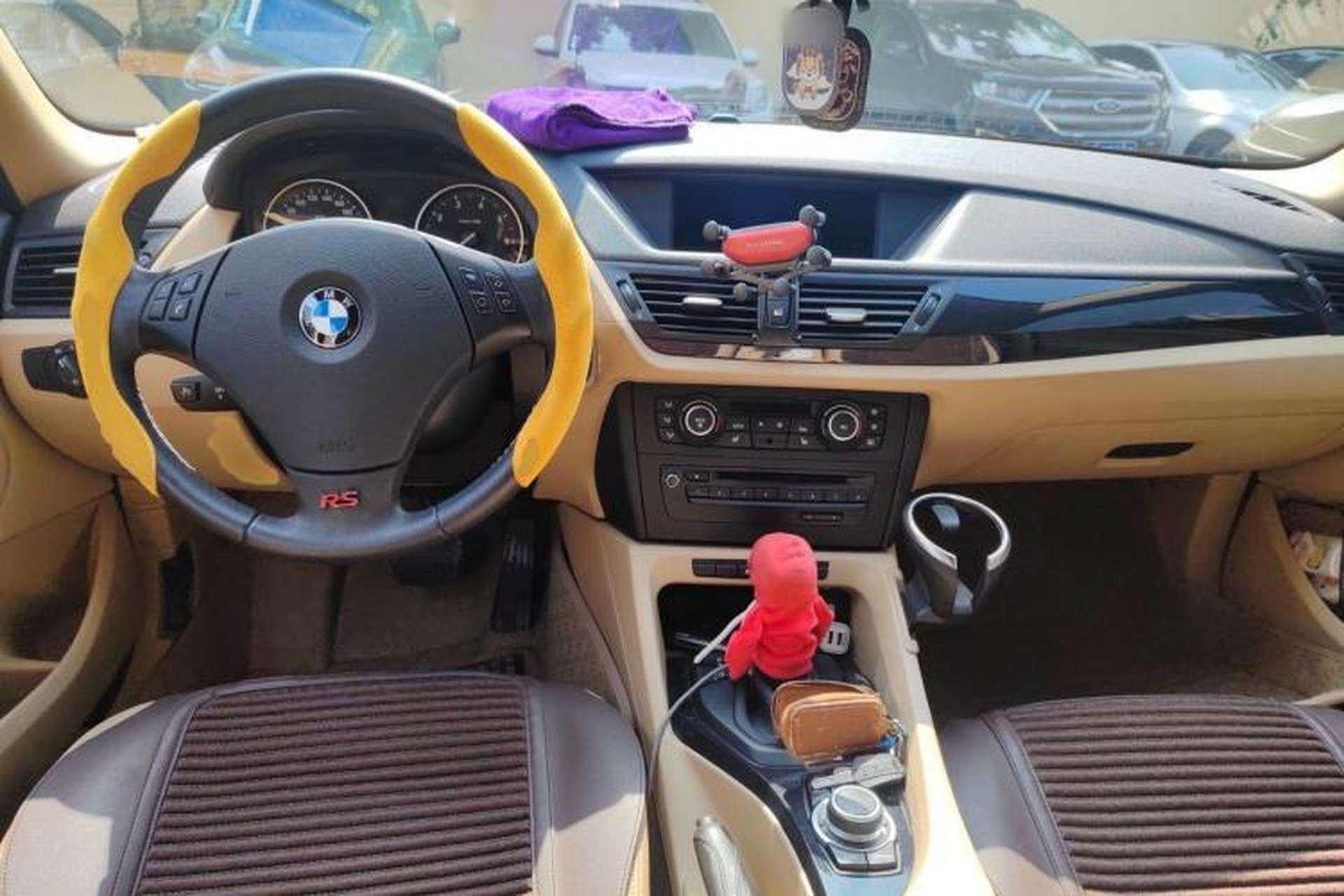 Used BMW X1 2012 sDrive18i Luxury Model Center Console