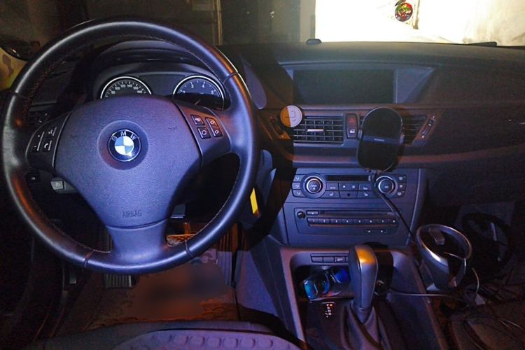 Used BMW X1 2012 xDrive28i Center Console