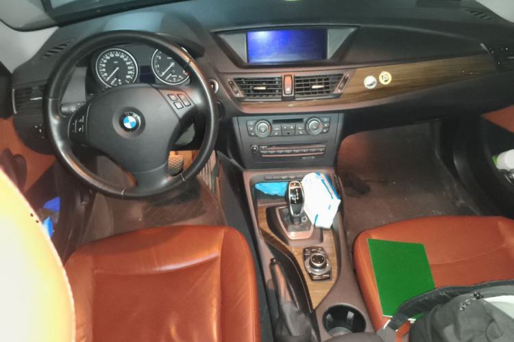 Used BMW X1 2012 xDrive20i Center Console
