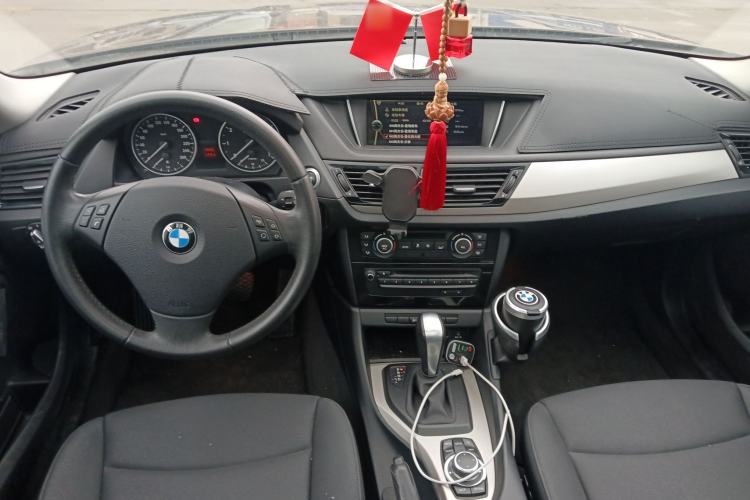 Used BMW X1 2012 sDrive18i Luxury Edition Center Console