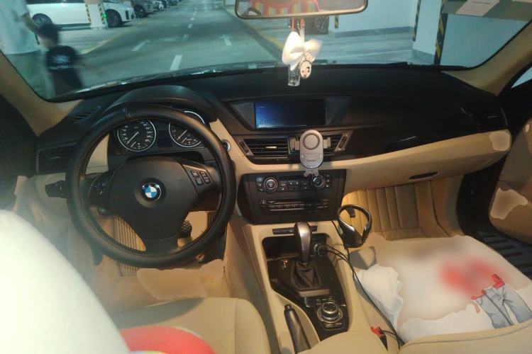 Used BMW X1 2012 sDrive18i Luxury Model Center Console