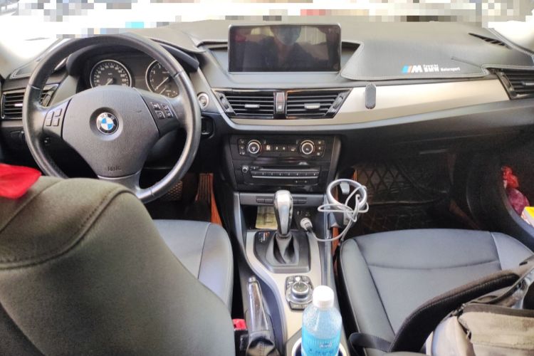 Used BMW X1 2012 sDrive18i Luxury Edition Center Console