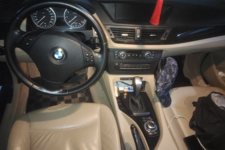 Used BMW X1 2012 sDrive18i Luxury Edition Center Console