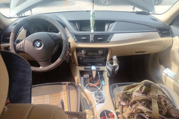 Used BMW X1 2012 sDrive18i Luxury Edition Center Console